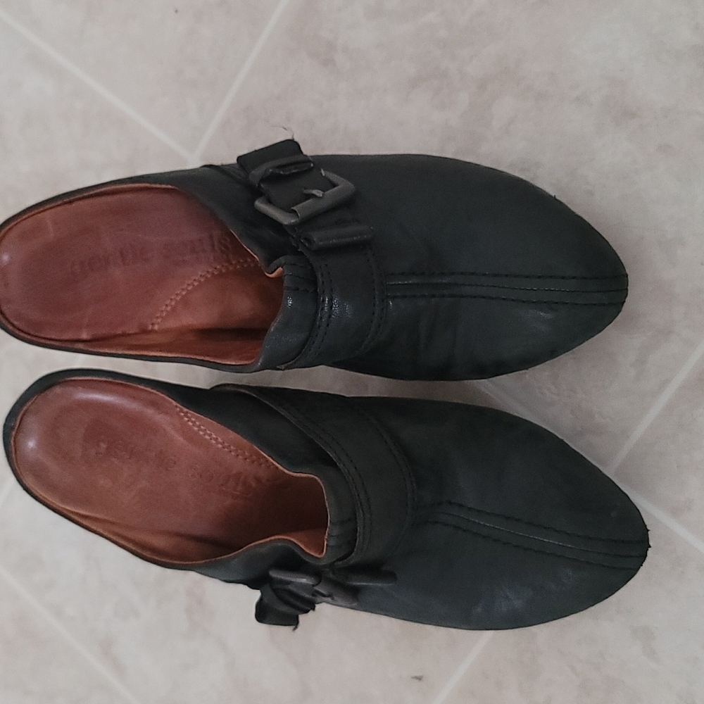 Comfy Clogs - image 2